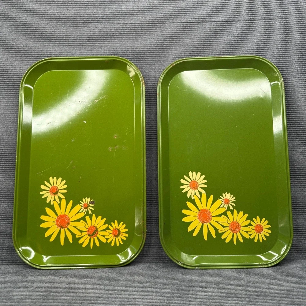Vintage 70s Avocado Green Metal Daisy Lap Trays Set of 2 Retro Floral Tin Litho